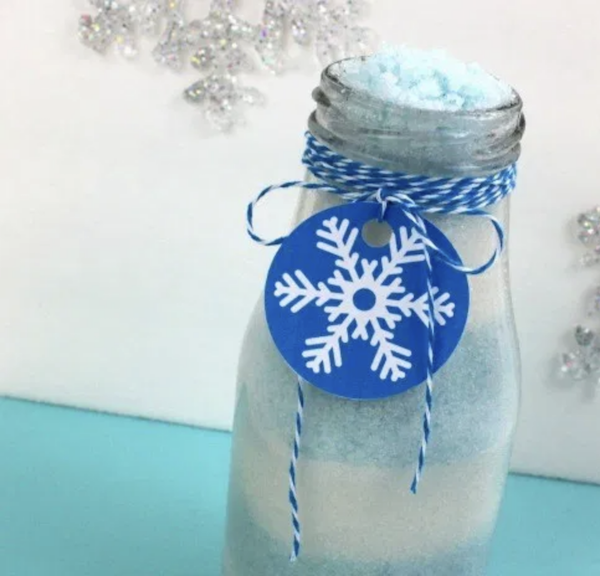 20 DIY Holiday Sugar Scrubs Perfect for Gift Giving