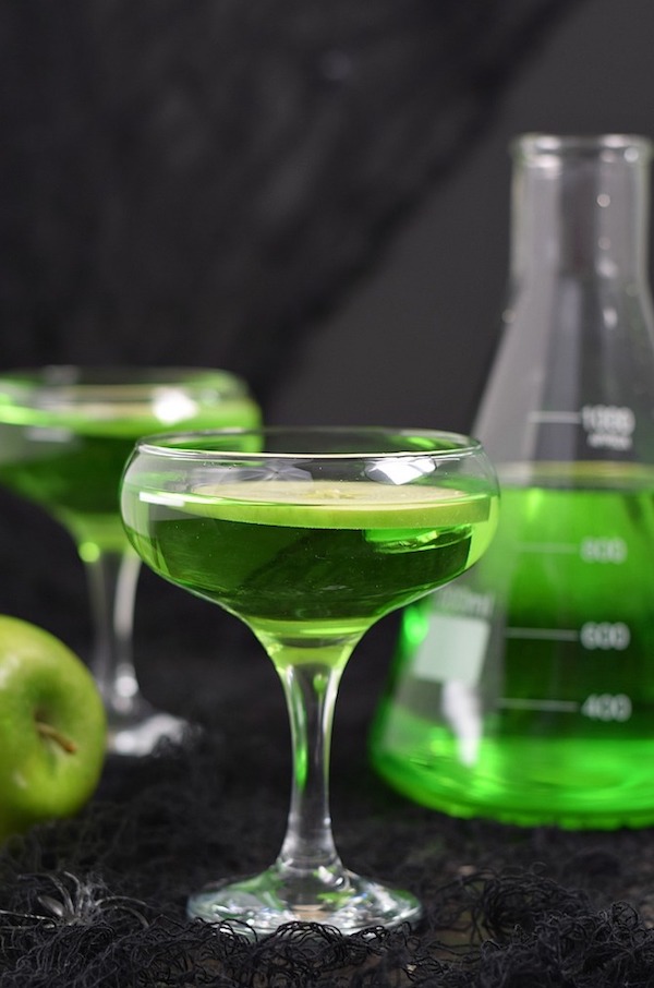 31 Seriously Creative Halloween Cocktails for a Killer Grown-Up Party