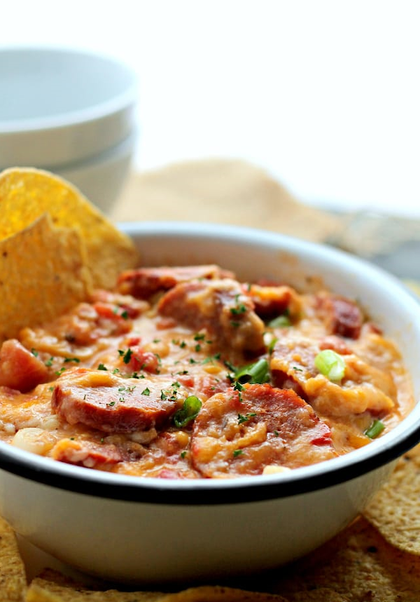 25 Easy Slow Cooker Dips for Ultimate Snacking