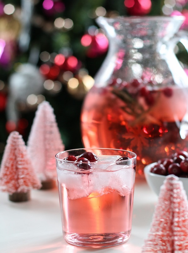 20 Best Holiday Punch Recipes for the Ultimate Festive Get-Together