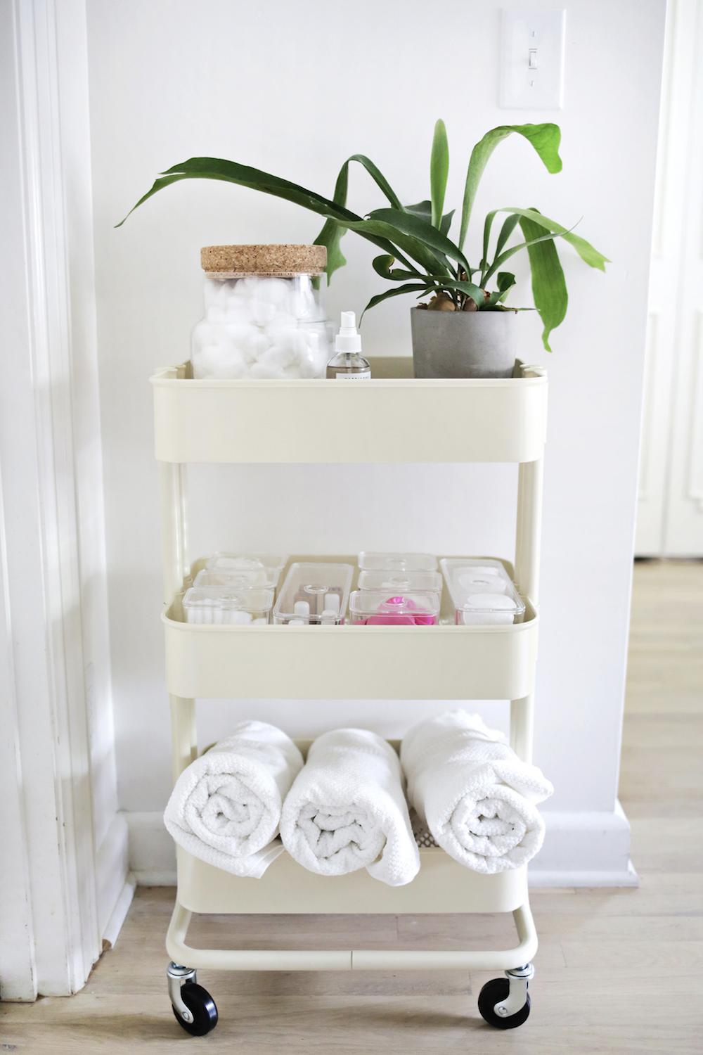 16 Life-Changing Bathroom Organization Hacks