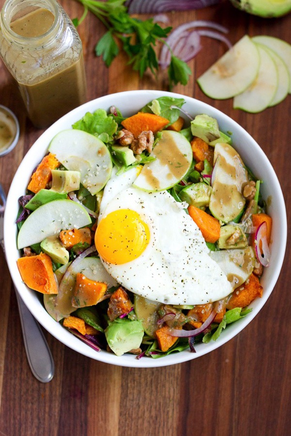 Quick + Easy Breakfast Salads Worth Waking Up For