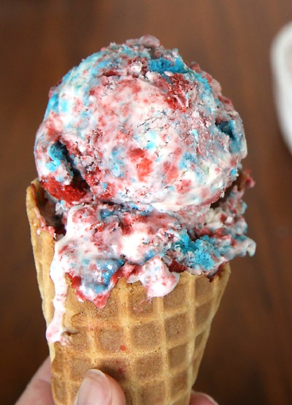 15 Best Ever Red, White + Blue 4th of July Desserts