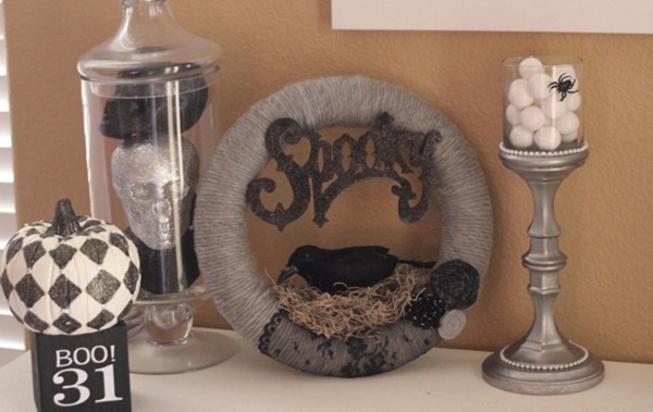 16 Wonderfully Spooky DIY Halloween Wreaths