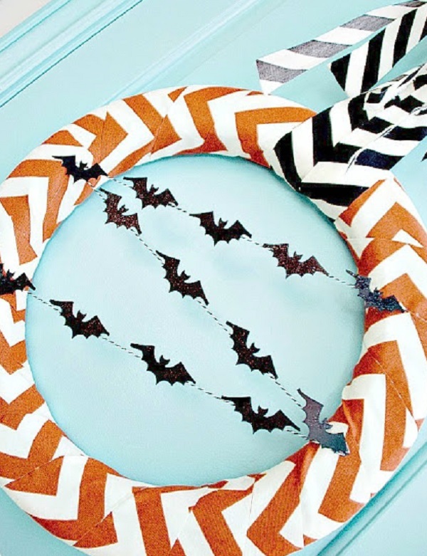 16 Wonderfully Spooky DIY Halloween Wreaths