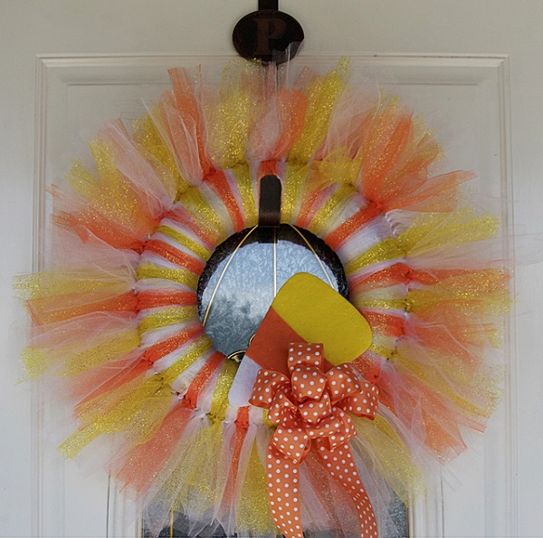 16 Wonderfully Spooky DIY Halloween Wreaths