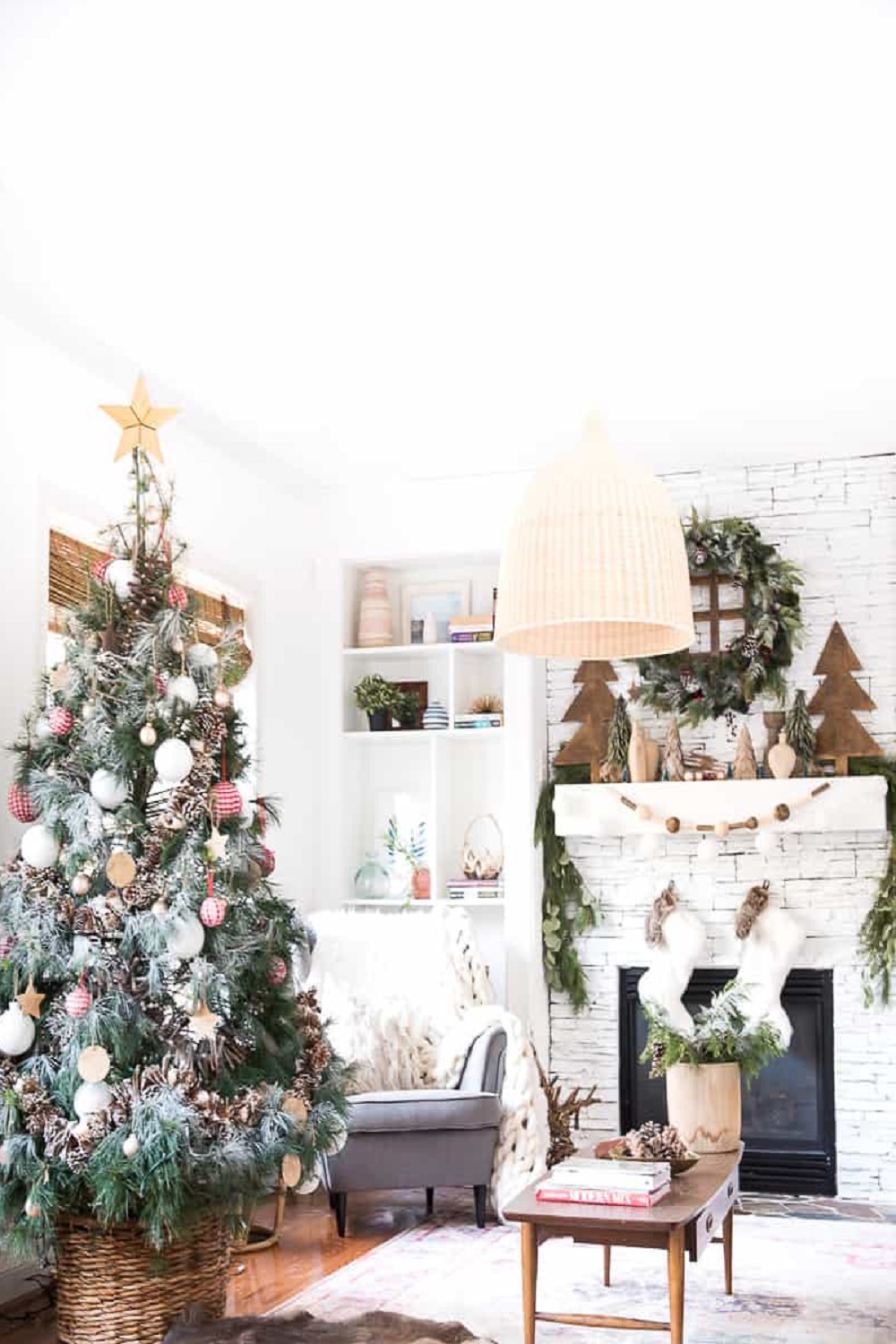 30 Best Rustic Christmas Tree Ideas