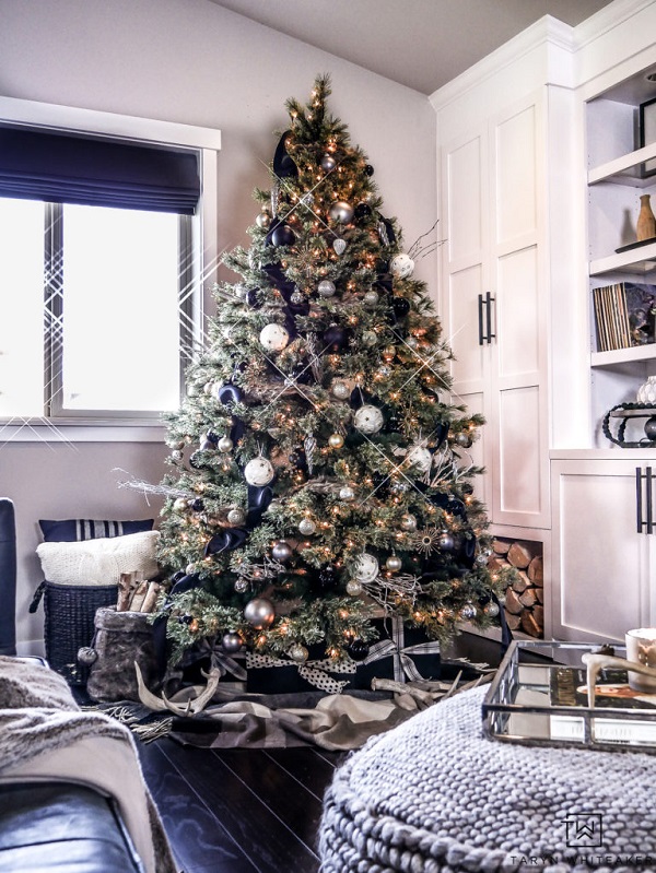 black and gold christmas tree - Sarah Blooms