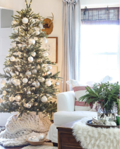 25 Natural Ways to Make Your Home Smell Like Christmas • Sarah Blooms