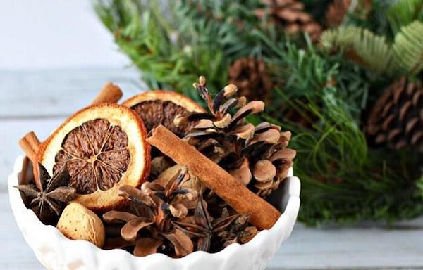 All Natural Ways to Make Your Home Smell Like Christmas