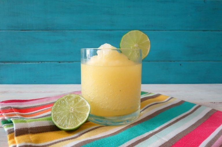 17 Best LowCalorie Cocktails Perfect for Any Occasion • Sarah Blooms