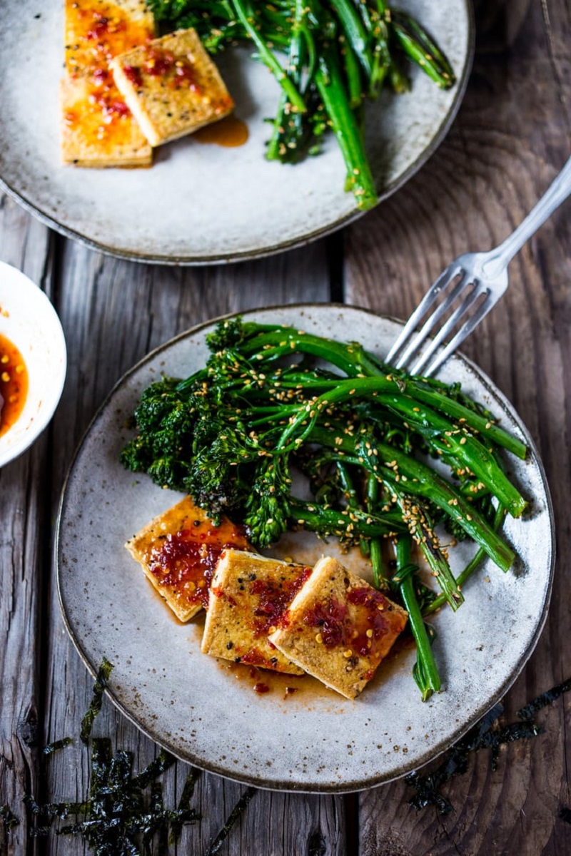 Garlic Tofu with Sesame Broccolini [gluten-free] Easy 15-Minute Vegan Recipes for When You Have No Time