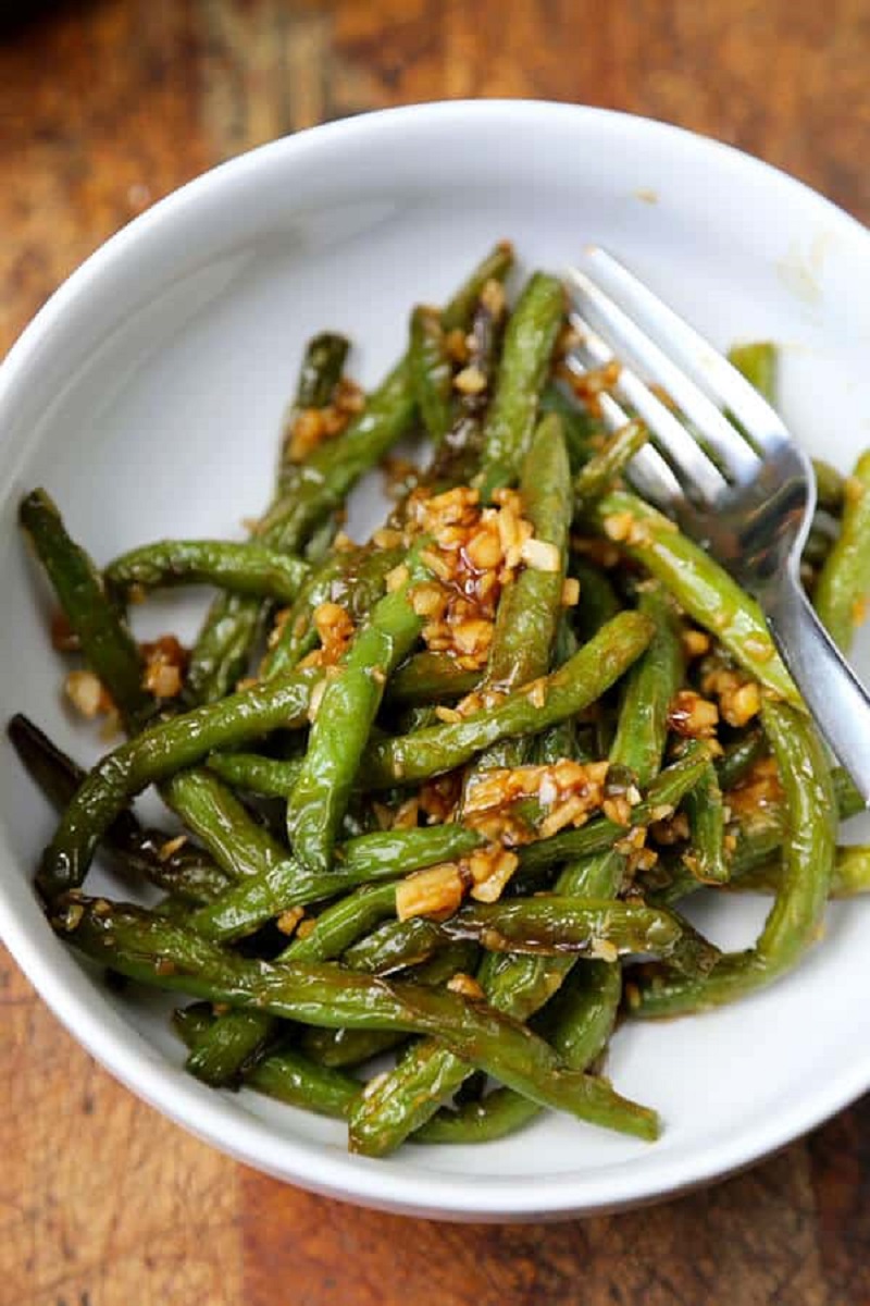 Dry-Fried Green Beans with Garlic Sauce [gluten-free] Easy 15-Minute Vegan Recipes for When You Have No Time